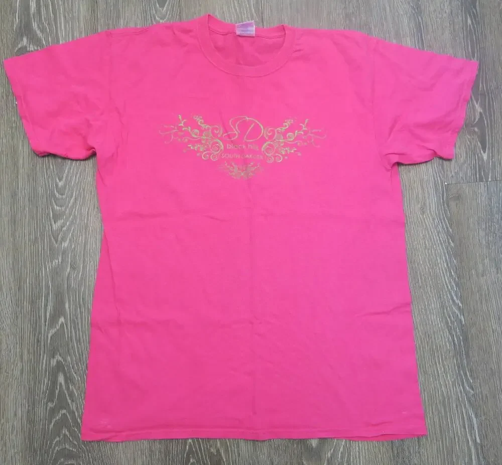Gildan BLACK HILLS SOUTH DAKOTA T Shirt Size L Women Short Sleeve Pink Casual